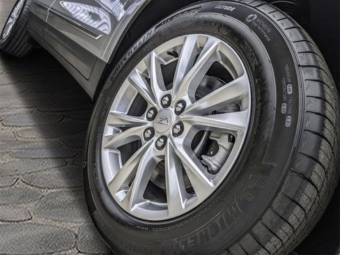 New 2025 Cadillac XT5 Luxury image 7