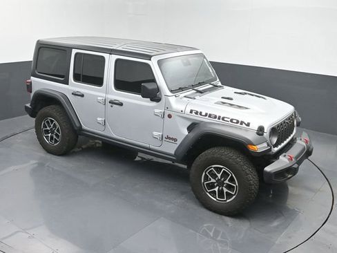 Used 2024 Jeep Wrangler Unlimited Rubicon w/ Technology Group AWD/4WD image 40