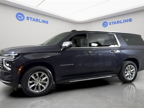 Used 2025 Chevrolet Suburban Premier image 2