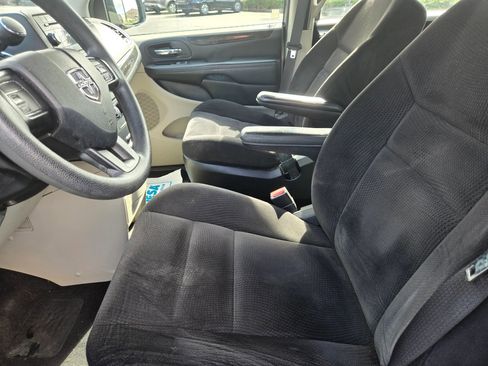Used 2014 Dodge Grand Caravan American Value Package image 19