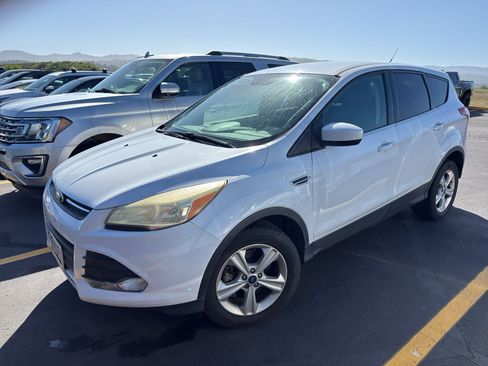 Used 2014 Ford Escape SE FWD image 2