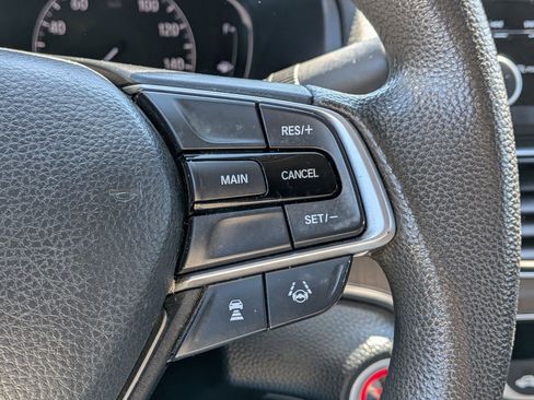 Used 2018 Honda Accord LX image 17