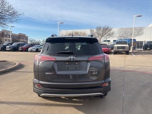 Used 2018 Toyota RAV4 XLE image 6