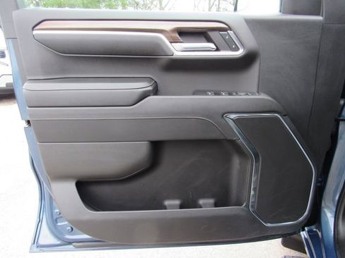 Used 2024 Chevrolet Silverado 1500 LT image 12