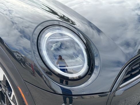 Used 2025 MINI Cooper S FWD image 31