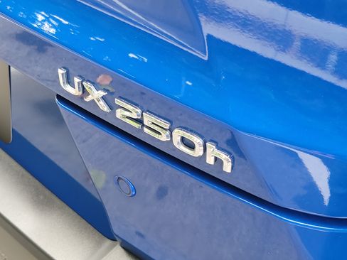 Used 2023 Lexus UX 250h FWD w/ Accessory Package (Z1) image 6