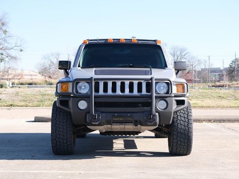 Used 2009 HUMMER H3T Alpha image 3