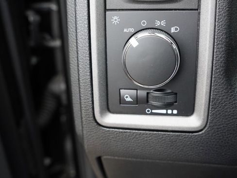 Used 2018 RAM 2500 Tradesman w/ Chrome Appearance Group image 22