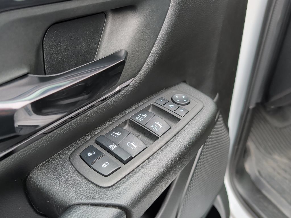 Used 2023 RAM 1500 Big Horn AWD/4WD image 34