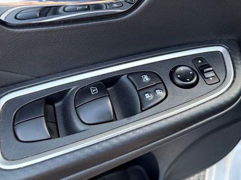 Certified 2023 Nissan Versa SR w/ Trunk Package FWD image 12