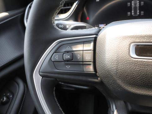 New 2025 Jeep Grand Cherokee Altitude image 25