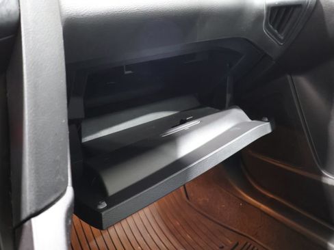 Used 2015 Ford Focus SE w/ SE Cold Weather Package FWD image 30