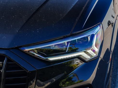 New 2025 Audi Q3 2.0T Premium image 8