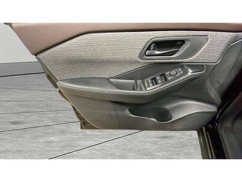 Used 2021 Nissan Rogue S image 9