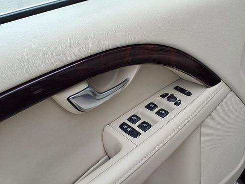 Used 2015 Volvo XC70 T6 Premier Plus AWD/4WD image 9