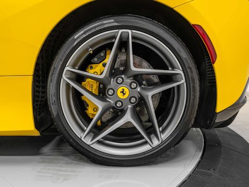 Certified 2022 Ferrari F8 Tributo RWD image 15