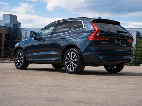 Certified 2023 Volvo XC60 B5 Core w/ Climate Package AWD/4WD image 5