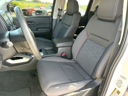 Used 2024 Nissan Frontier SV w/ SV Convenience Package RWD image 17