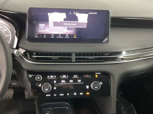 New 2025 INFINITI QX60 Pure image 16