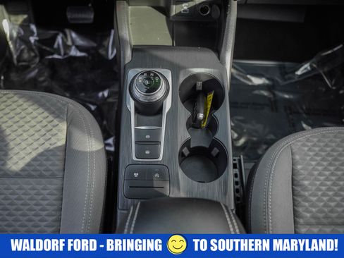 Used 2021 Ford Escape SE w/ SE Sport Appearance Package image 28