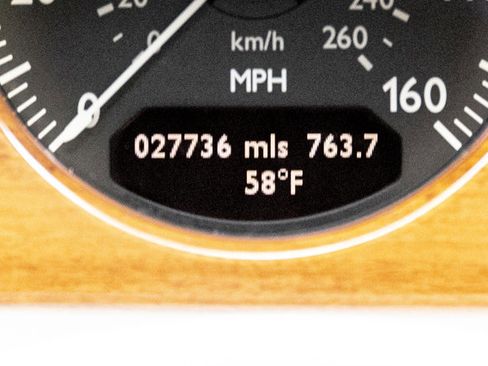 Used 2010 Rolls-Royce Phantom Drophead Coupe image 85