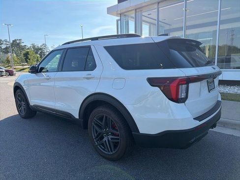 Used 2025 Ford Explorer ST-Line w/ Premium Package RWD image 3