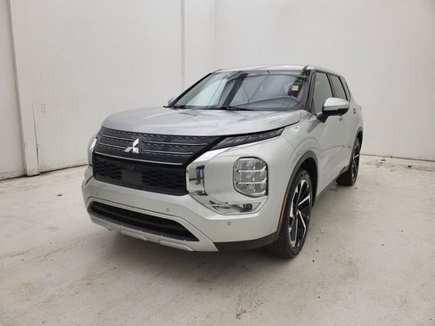 Used 2024 Mitsubishi Outlander FWD image 19