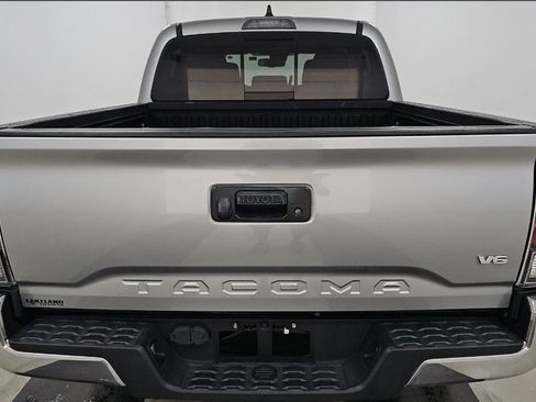 Used 2021 Toyota Tacoma SR5 RWD image 6