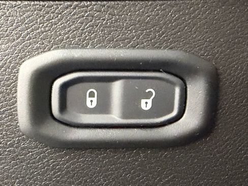 Used 2024 Jeep Wrangler Unlimited Rubicon AWD/4WD image 20