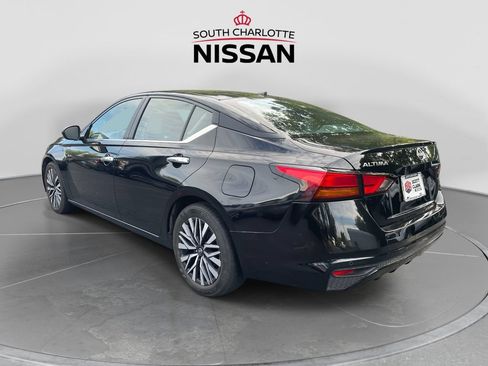 Used 2025 Nissan Altima 2.5 SV FWD image 4