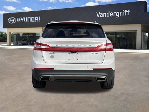Used 2016 Lincoln MKX Reserve w/ Climate Package image 11