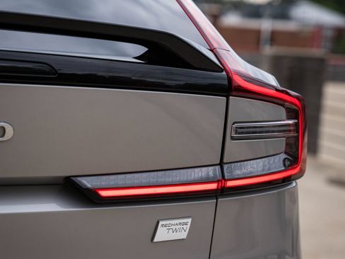 Certified 2023 Volvo C40 P8 Recharge Plus AWD/4WD image 6