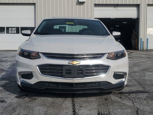 Used 2016 Chevrolet Malibu Hybrid w/ Leather Package image 2