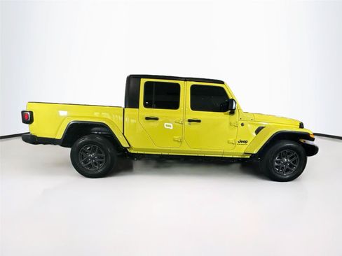 Used 2024 Jeep Gladiator Sport AWD/4WD image 31