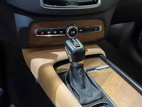 Used 2017 Volvo XC90 T6 Inscription w/ Vision Package image 23