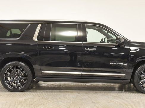 Used 2023 GMC Yukon XL Denali image 13