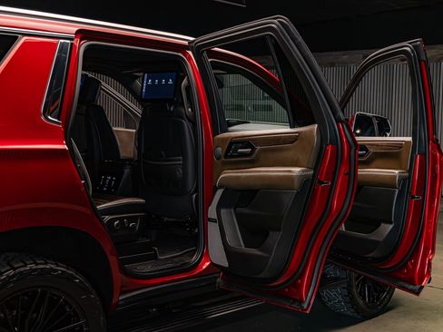 Used 2025 GMC Yukon Denali Ultimate image 31