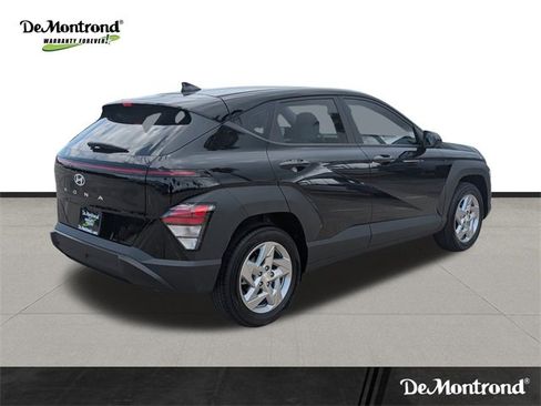 New 2026 Hyundai Kona SE image 5