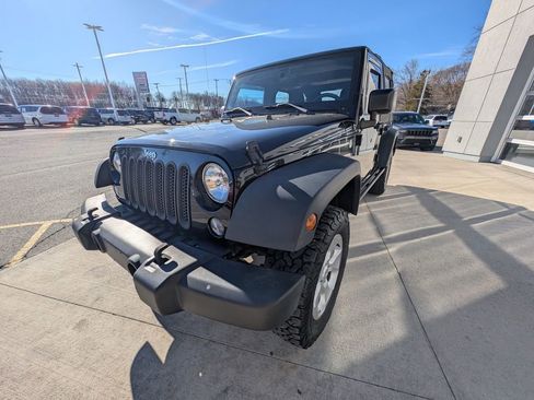 Used 2016 Jeep Wrangler Unlimited Sport AWD/4WD image 9