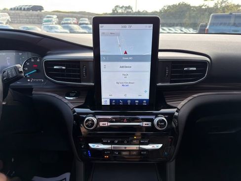 Used 2023 Ford Explorer Limited w/ Limited Technology Package image 24