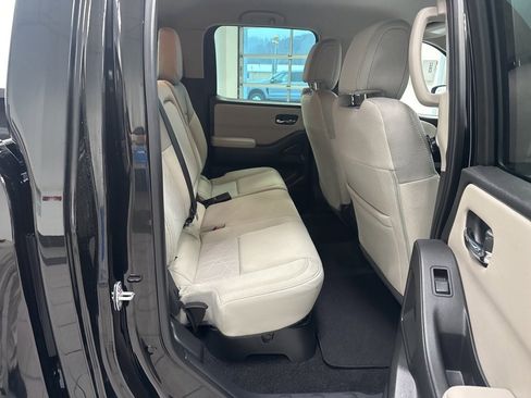 Used 2025 Nissan Frontier SV image 20