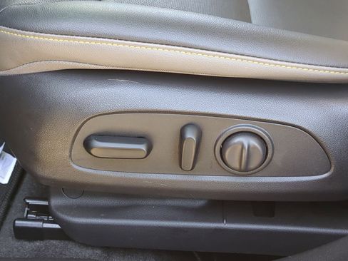 Used 2024 Chevrolet Trax ACTIV w/ Driver Confidence Package image 33