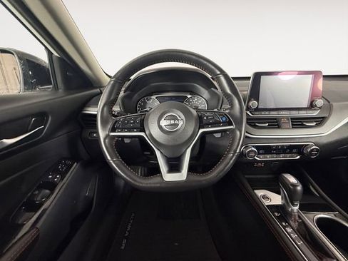 Used 2024 Nissan Altima 2.5 SR AWD/4WD image 12