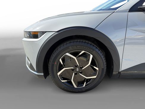 Certified 2024 Hyundai Ioniq 5 SEL RWD image 9