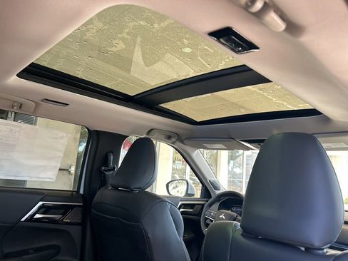 New 2026 Mitsubishi Outlander SE image 32