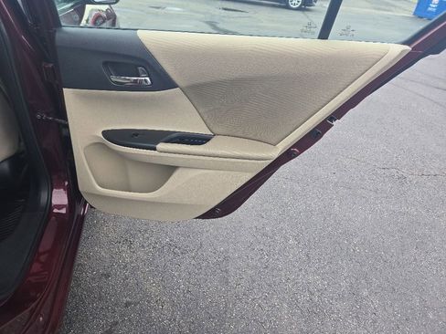 Used 2015 Honda Accord LX image 27