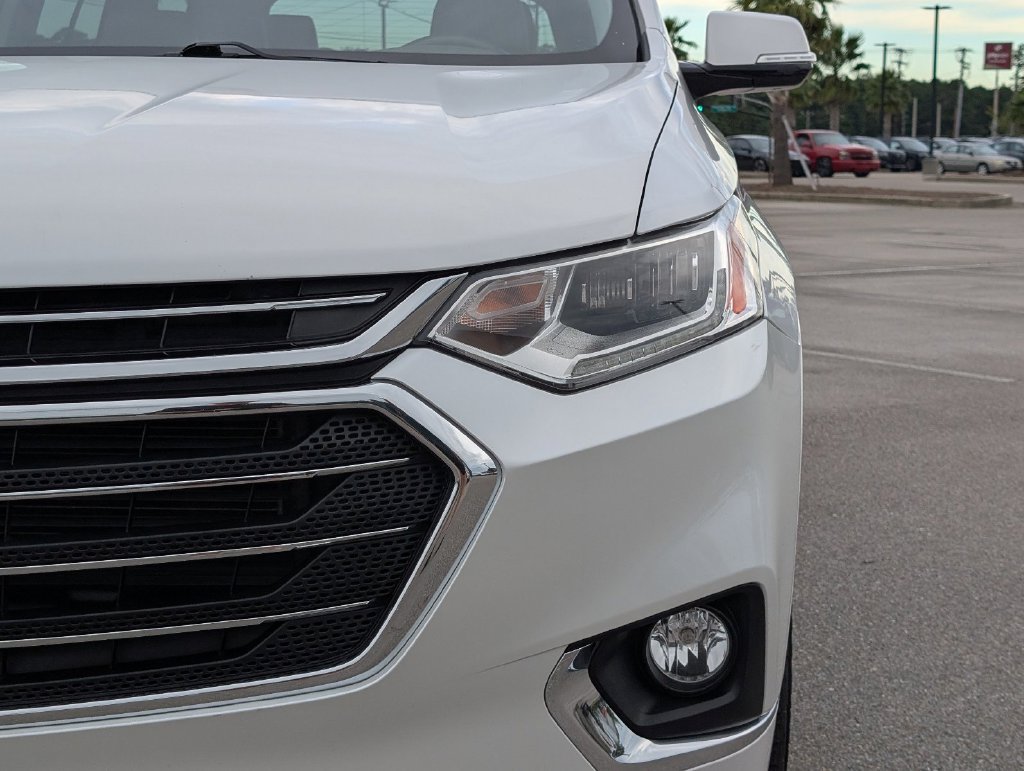 Used 2019 Chevrolet Traverse Premier w/ Driver Confidence II Package FWD image 12