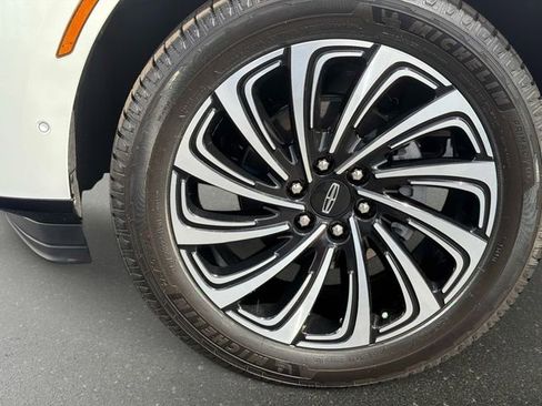 Used 2025 Lincoln Navigator L Black Label AWD/4WD image 10