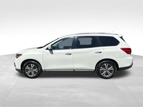 Used 2017 Nissan Pathfinder SV FWD image 2
