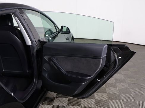 Used 2023 Tesla Model 3 Standard Range image 25